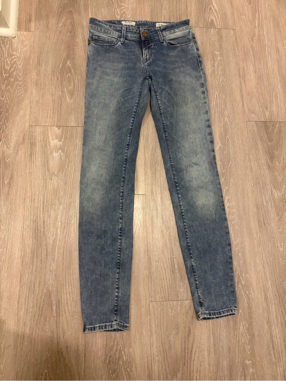 Rich & Royal Women’s Low Rise Jeans – Size 26
